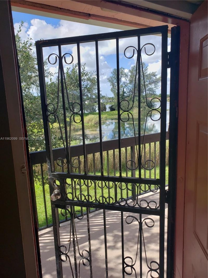 1930 NW 119th St, Unit 722, Miami, FL 33167 Photo