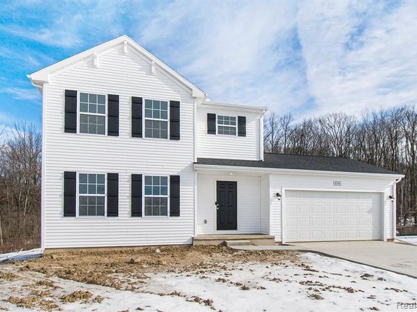 155 Woodland Way, Manchester Vlg, MI 48158