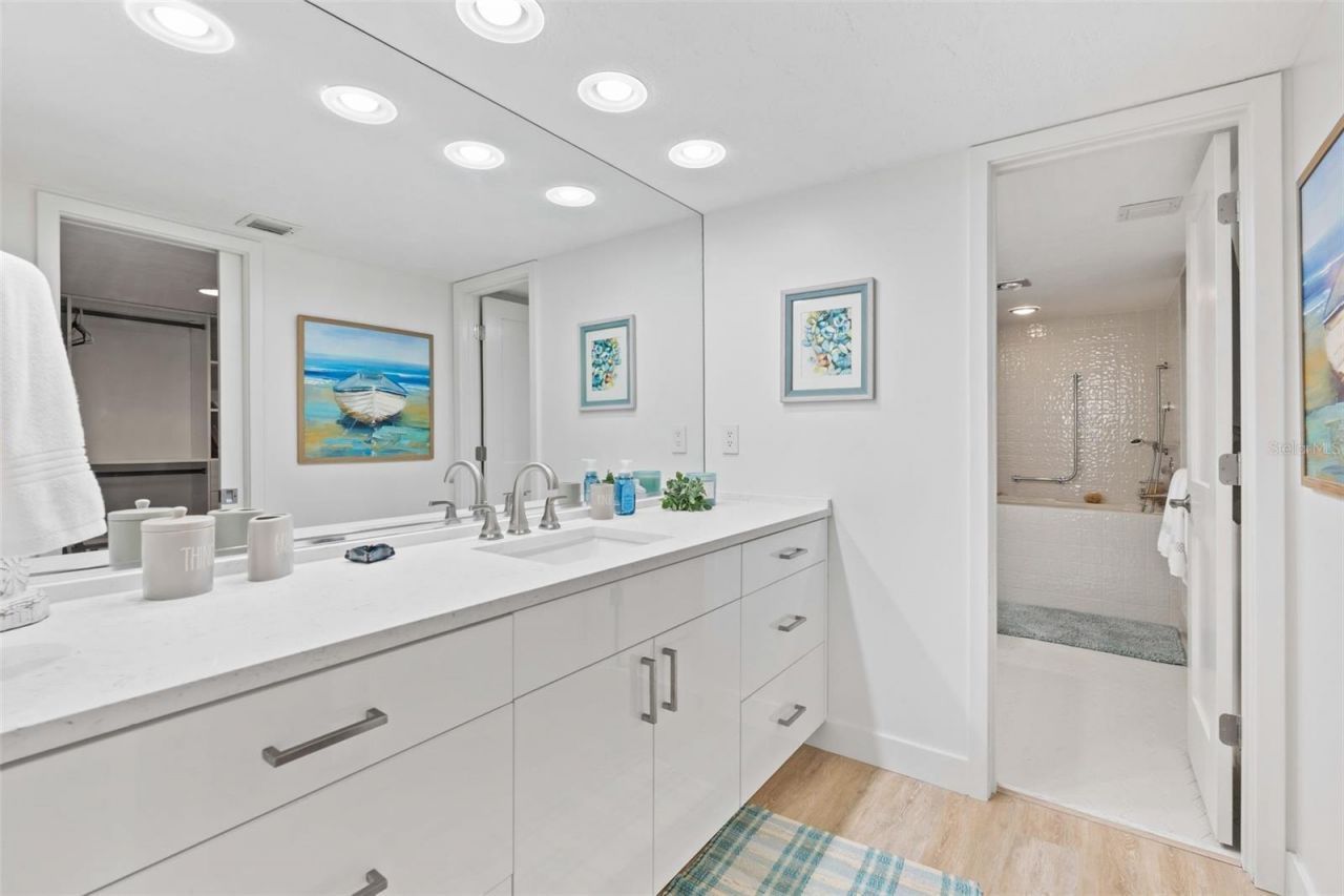 8600 Midnight Pass Road, Unit 301, Sarasota, FL 34242 Photo