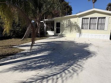 9000 US HWY 192 # 979, CLERMONT, FL 34714