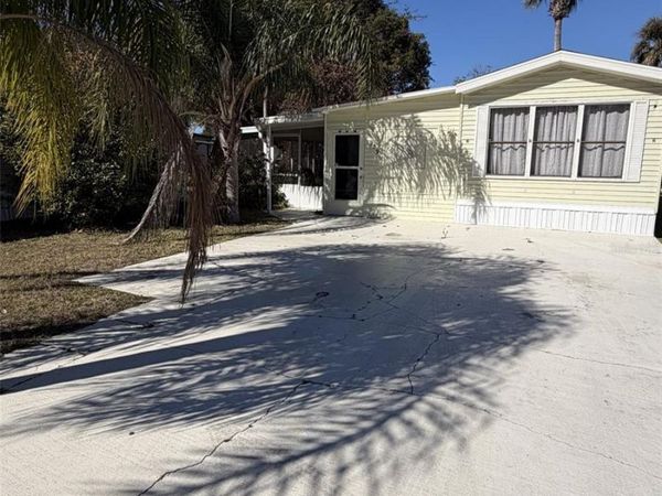 9000 US HWY 192 # 979, CLERMONT, FL 34714