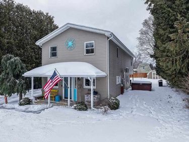 510 W Hurlbut Street, Charlevoix, MI 49720