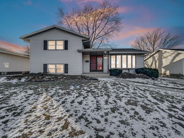 9220 Wildwood Drive, Highland, IN 46322