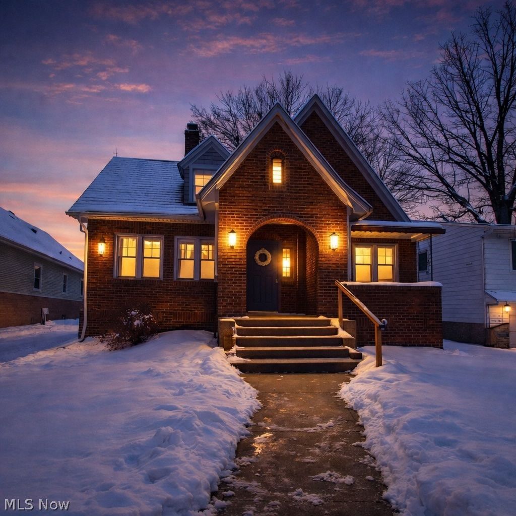 654 Moreley Avenue, Akron, OH 44320 Main Photo