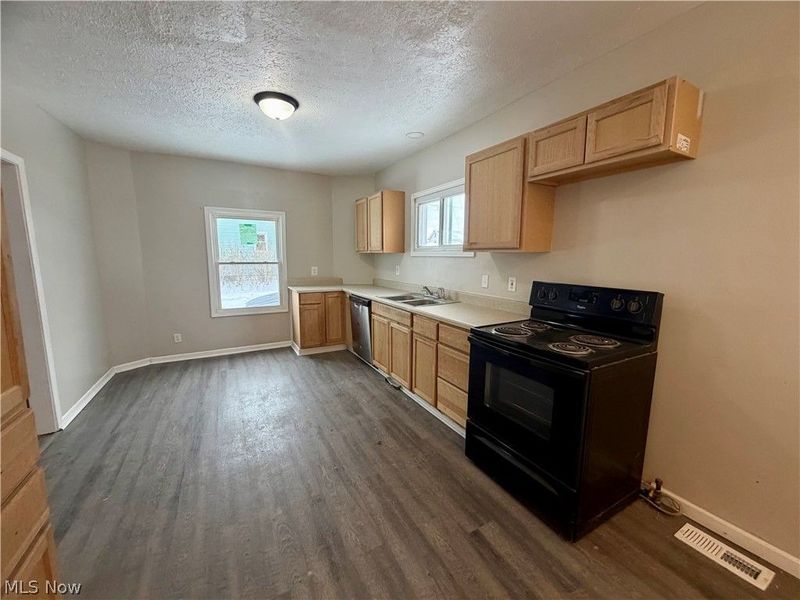 1721 SW Hammond Avenue, Canton, OH 44706 Photo 5