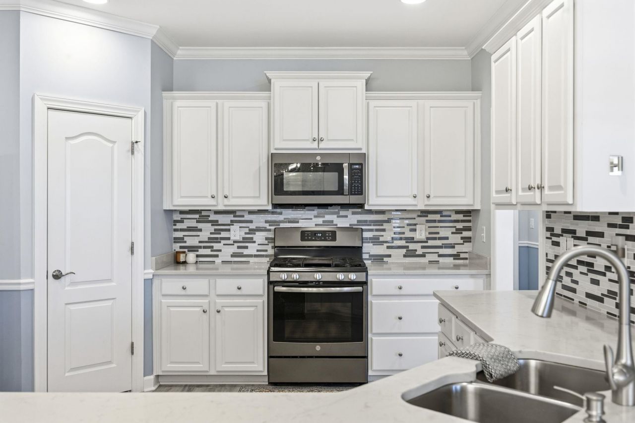 194 Goldenrod Circle Photo 17