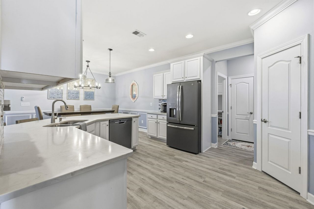 194 Goldenrod Circle Photo 18