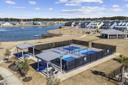 194 Goldenrod Circle photo 4