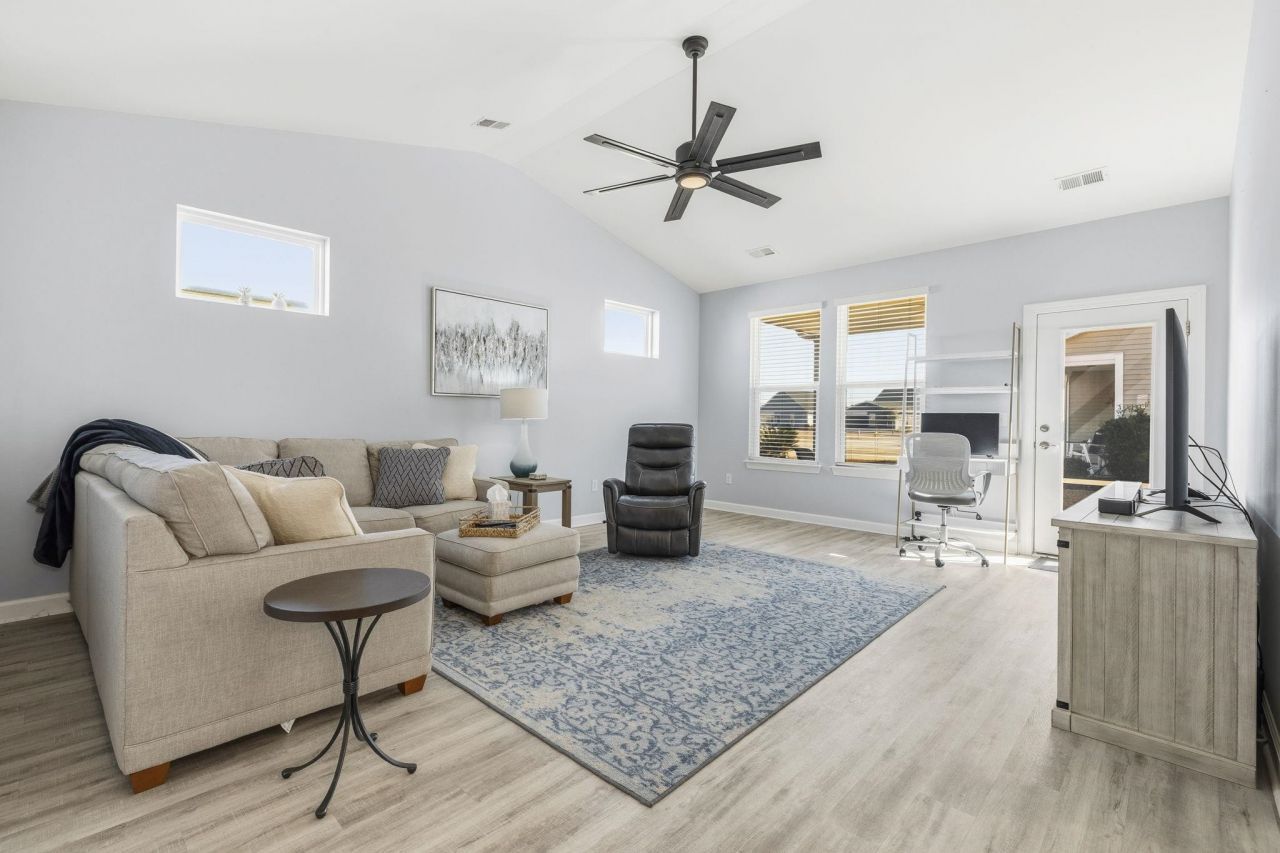 194 Goldenrod Circle Photo 8