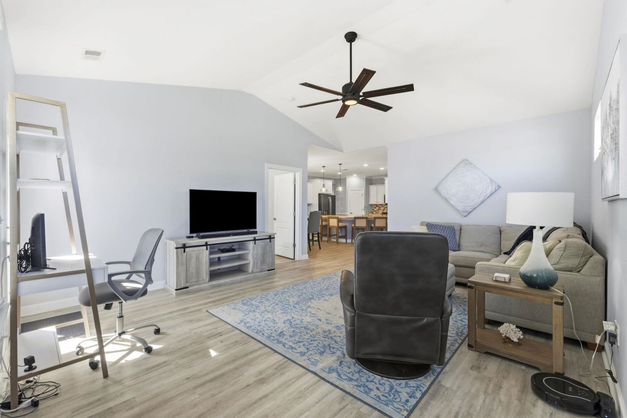 194 Goldenrod Circle Photo 9