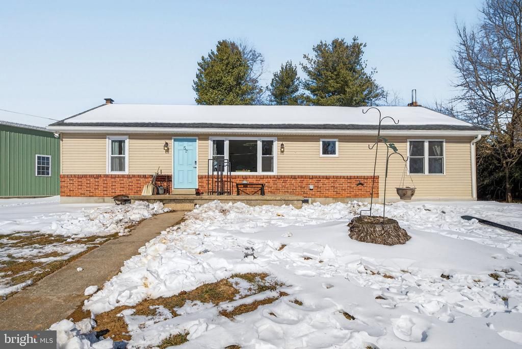 53 Dawn Lane, York, PA 17406 Main Photo