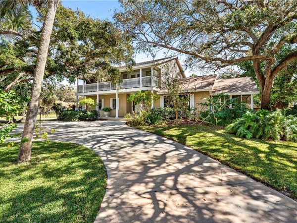 950 Winding River Road, Vero Beach, FL 32963