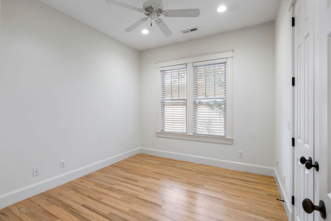 35 Lolandra Avenue Photo 24