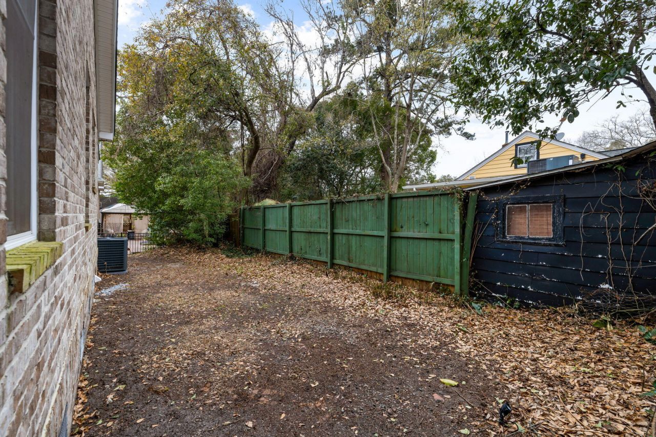 35 Lolandra Avenue Photo 34