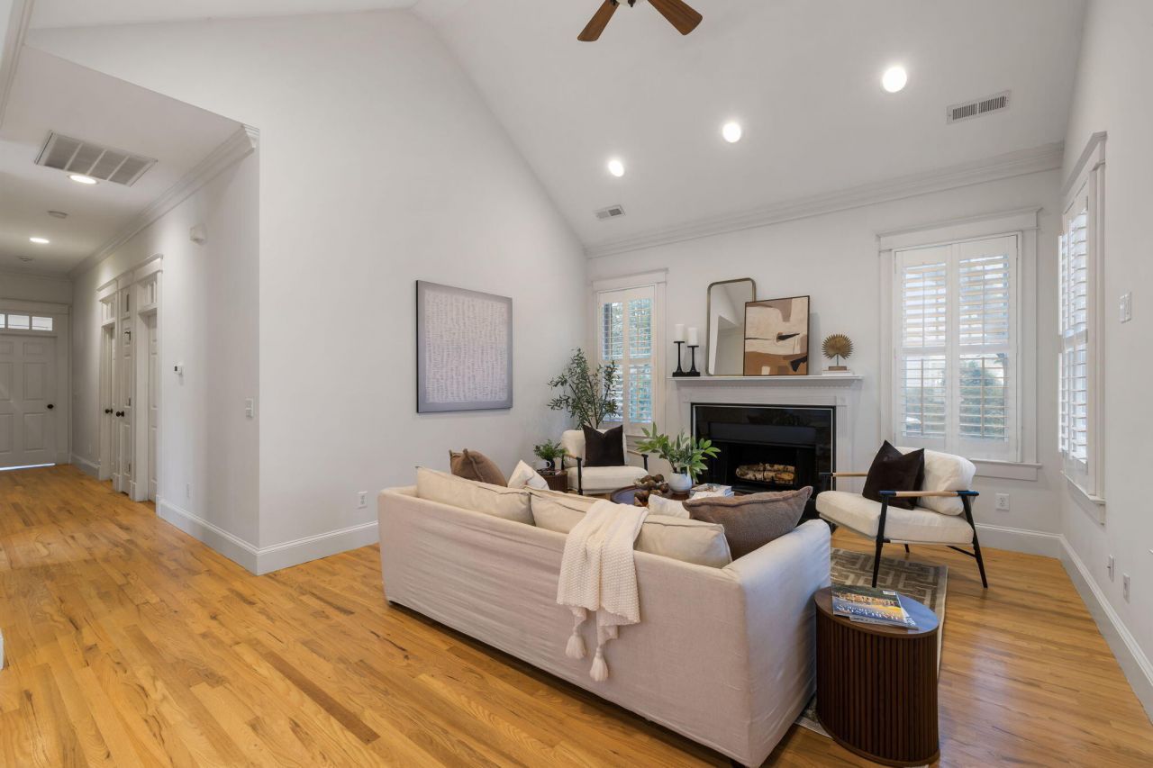 35 Lolandra Avenue Photo 5