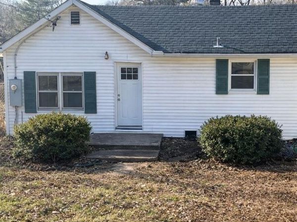 301 Day Drive , Ferguson, MO 63135