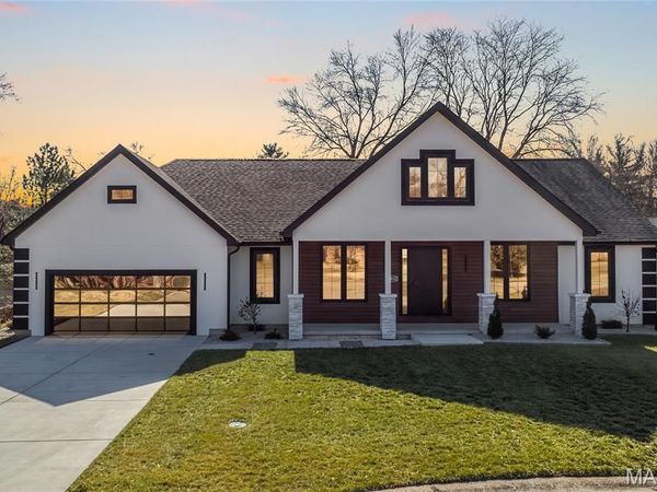 10652 Roanna Lane, Sunset Hills, MO 63128