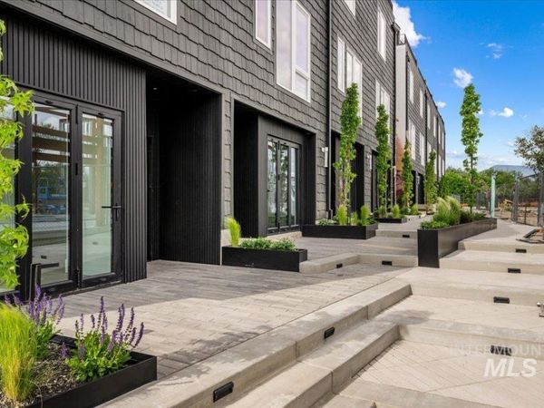 333 E Palapa Lane, Garden City, ID 83714