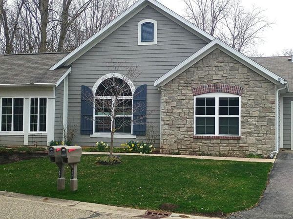 3061 Riverview Lane, Benton Harbor, MI 49022