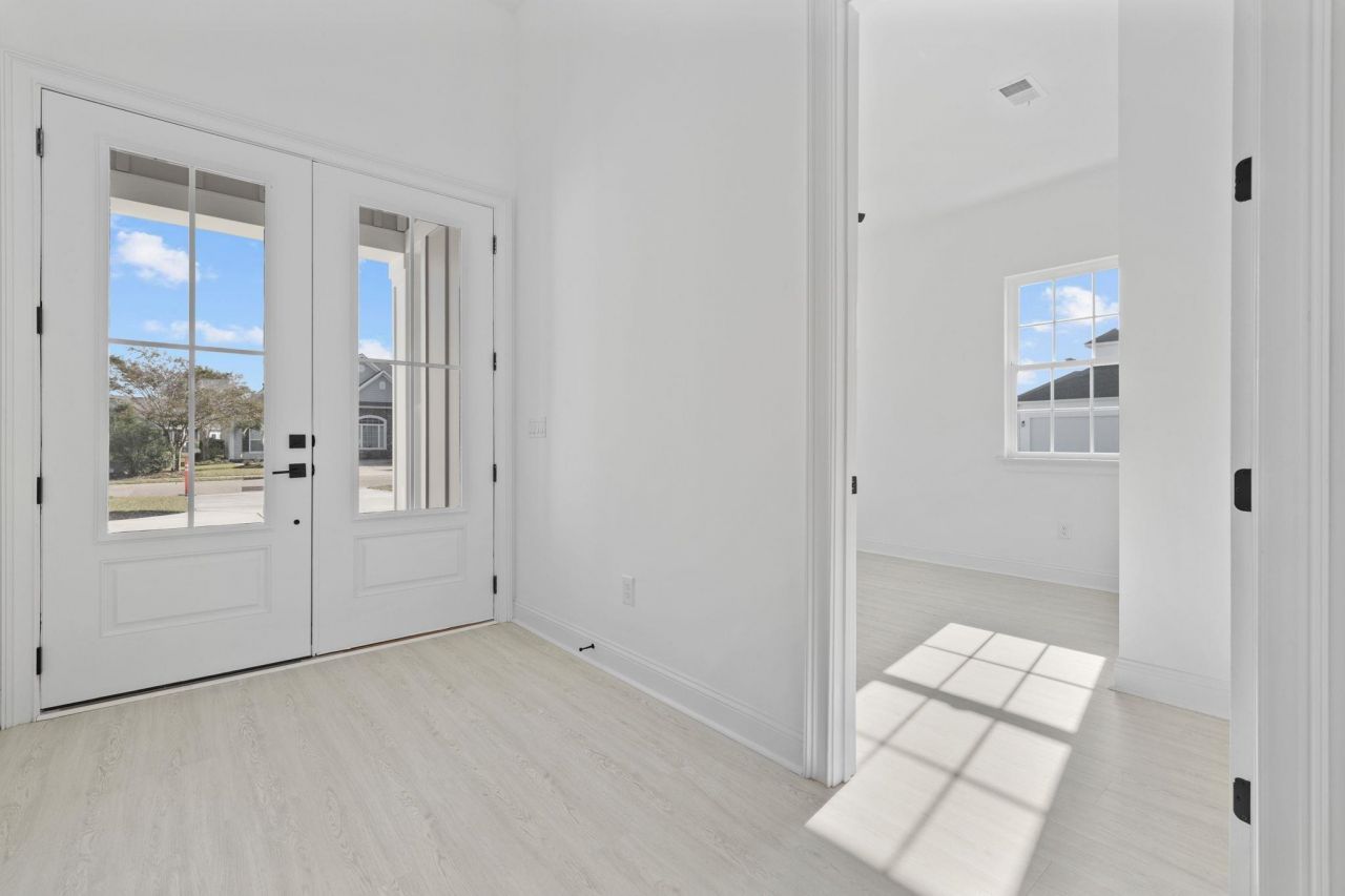 172 Sago Palm Dr. Photo 5