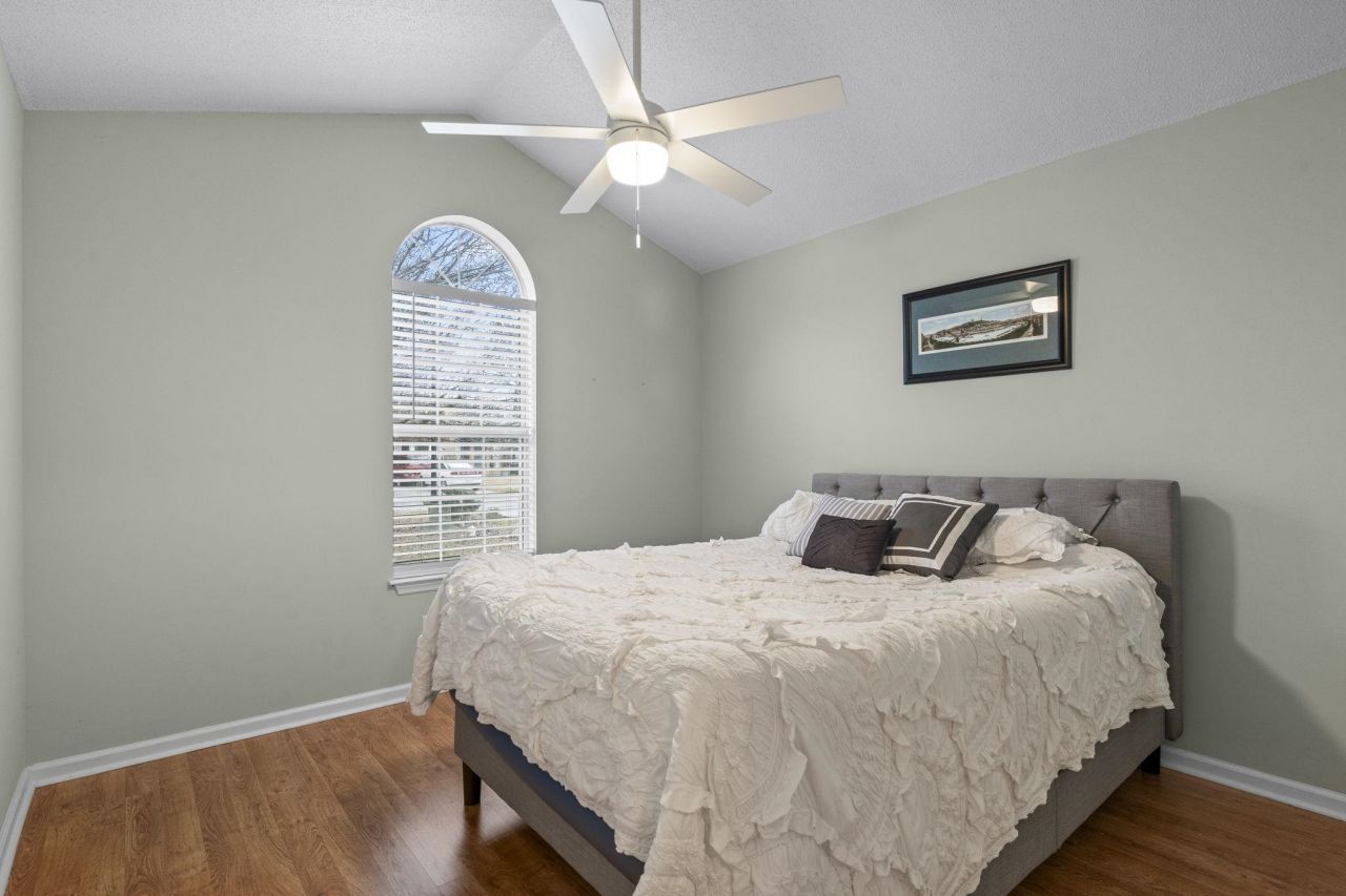 9607 Kings Grant Dr. Photo 12