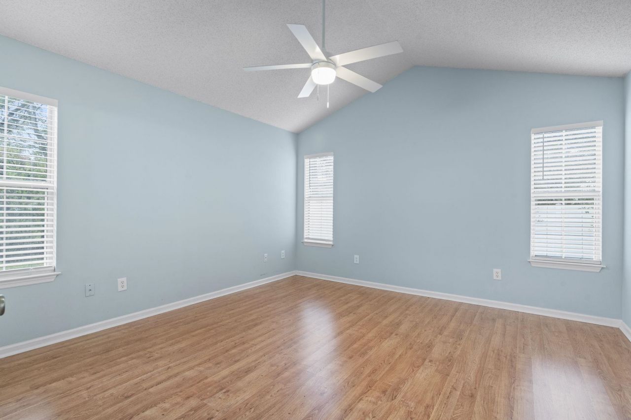 9607 Kings Grant Dr. Photo 14