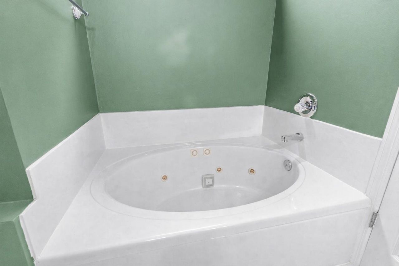 9607 Kings Grant Dr. Photo 20