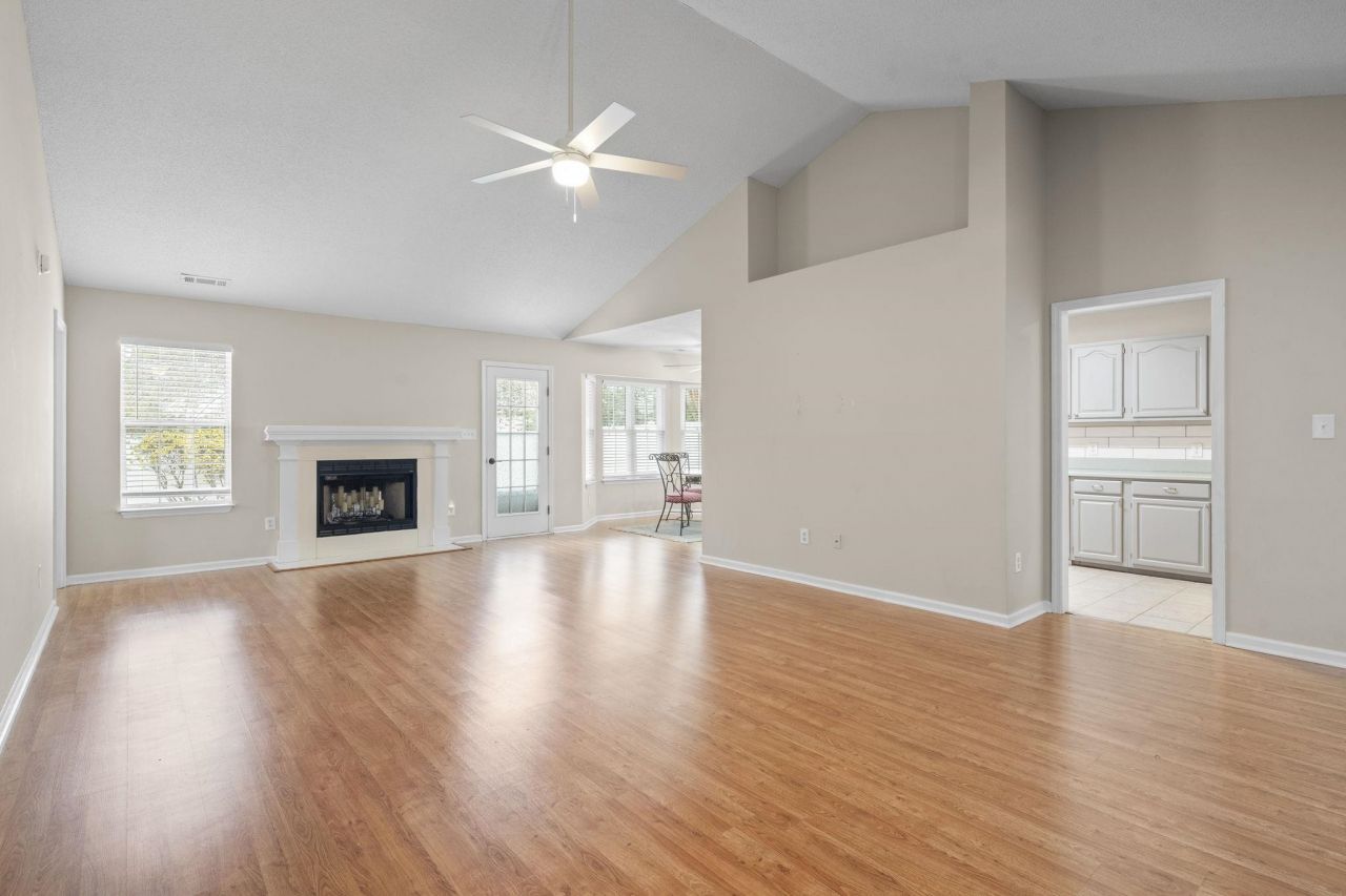 9607 Kings Grant Dr. Photo 22