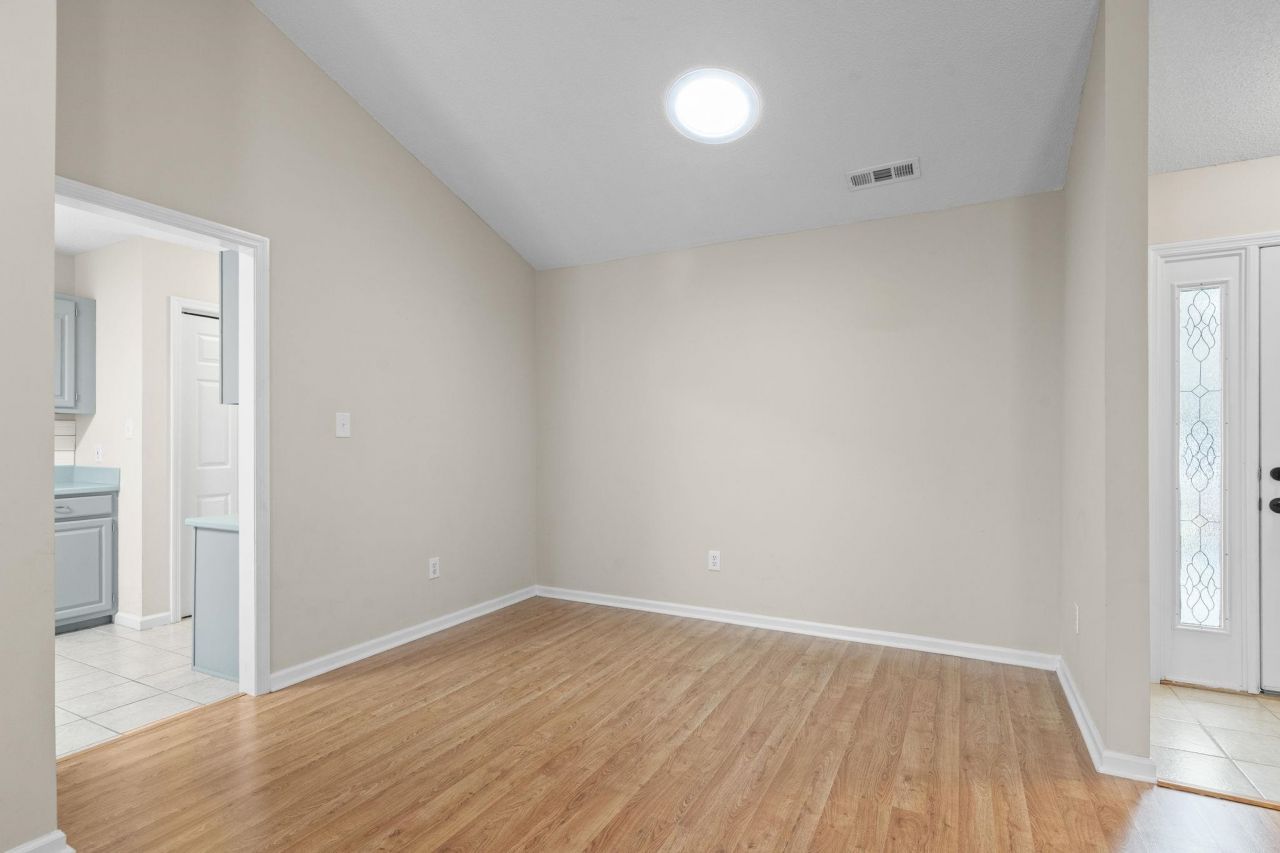 9607 Kings Grant Dr. Photo 25