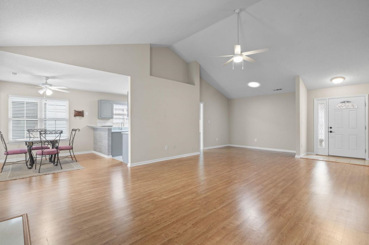 9607 Kings Grant Dr. Photo 27