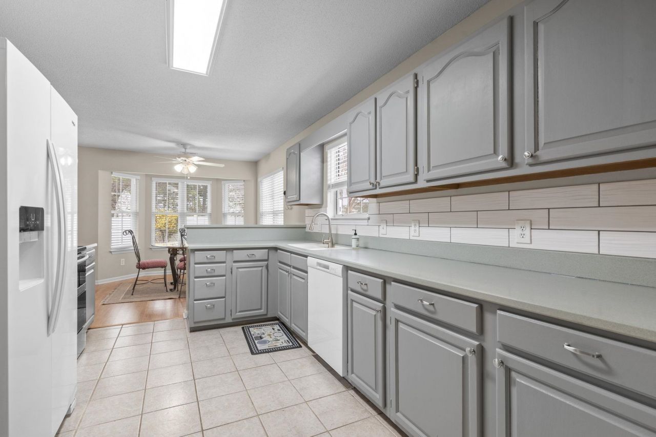 9607 Kings Grant Dr. Photo 32