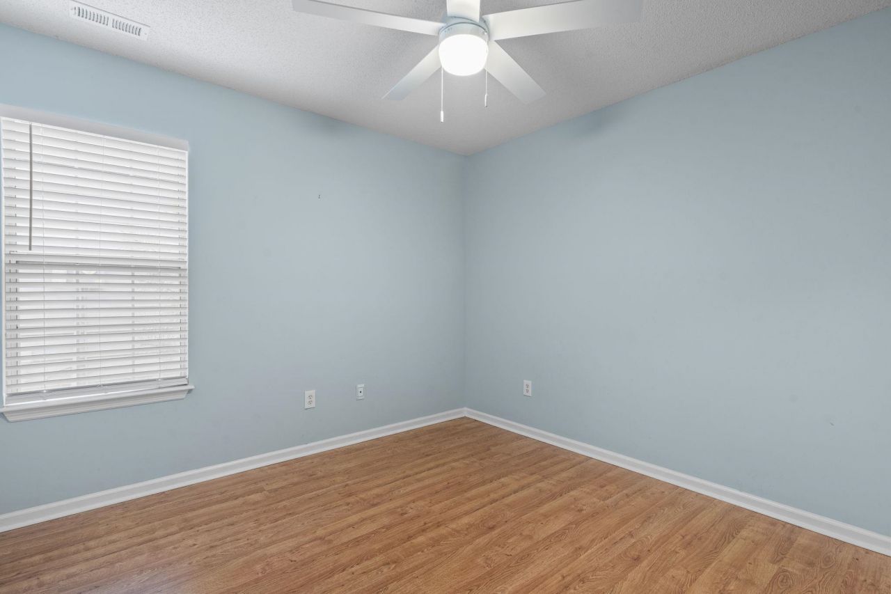 9607 Kings Grant Dr. Photo 7