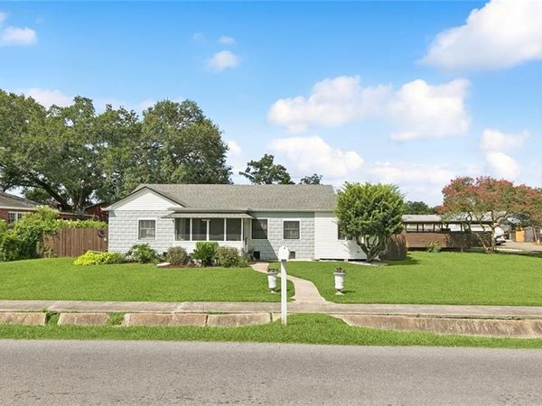 225 SAINT ROSE Avenue, St Rose, LA 70087