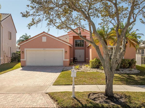 1041 SW Cedar Falls Dr, Weston, FL 33327