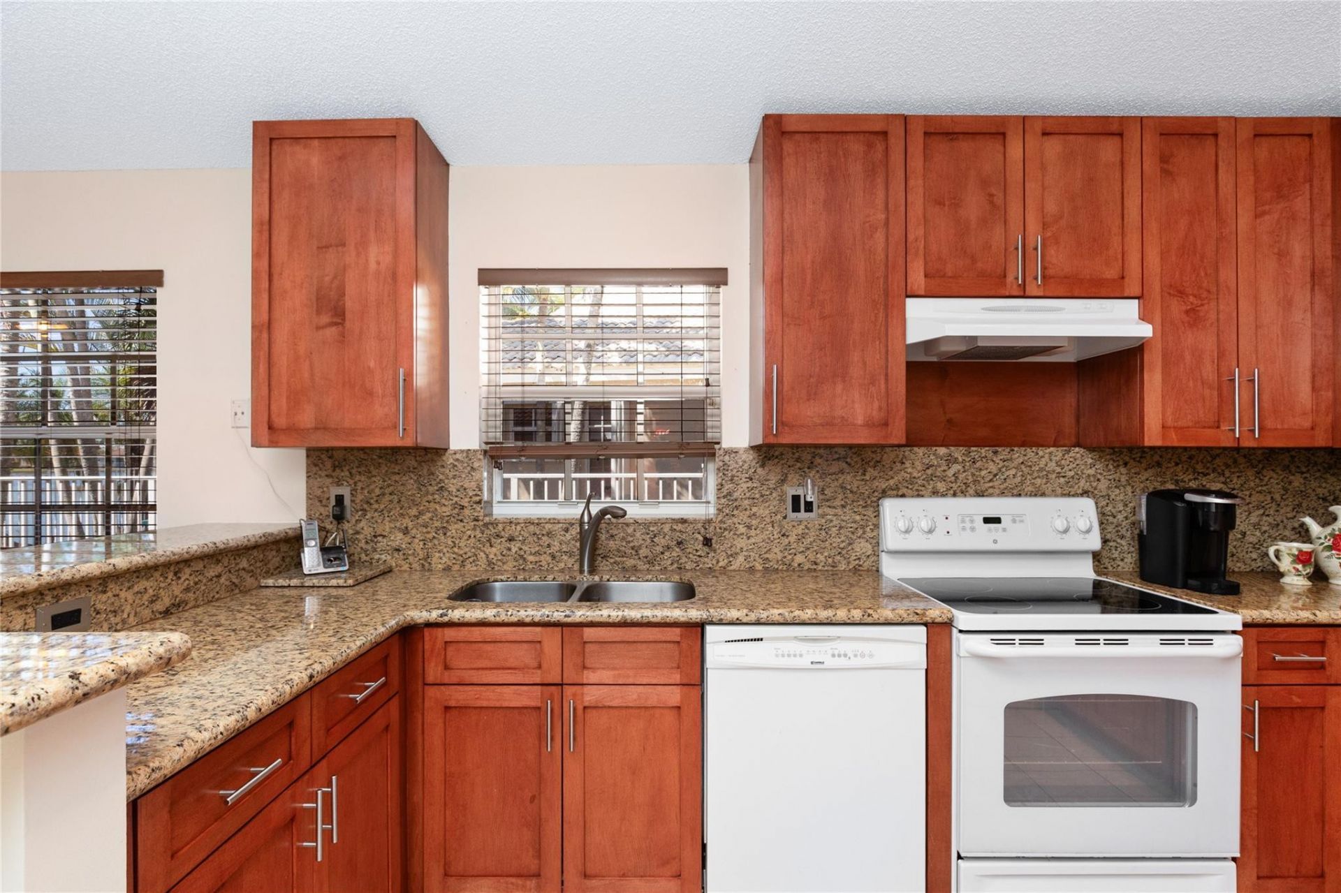 1041 SW Cedar Falls Drive, Weston, FL 33327 Photo