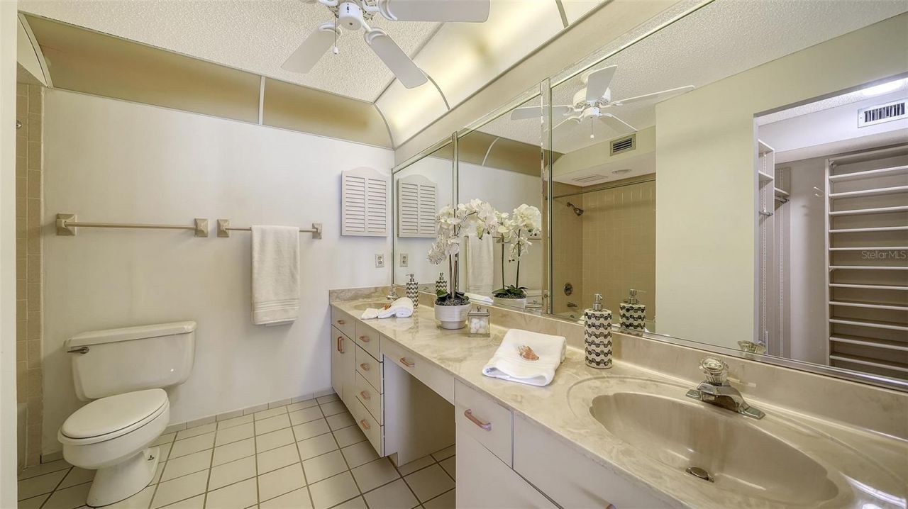 20 Whispering Sands Drive, Unit 1201, Sarasota, FL 34242 Photo