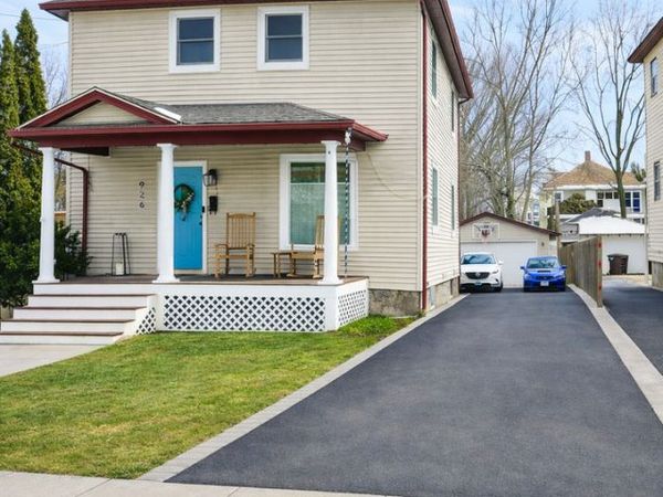 926 Tappan Street, Woodstock, IL 60098