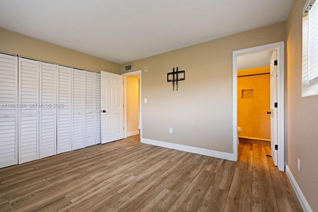 14500 SW 88th Ave, Unit 104, Palmetto Bay, FL 33176 Photo