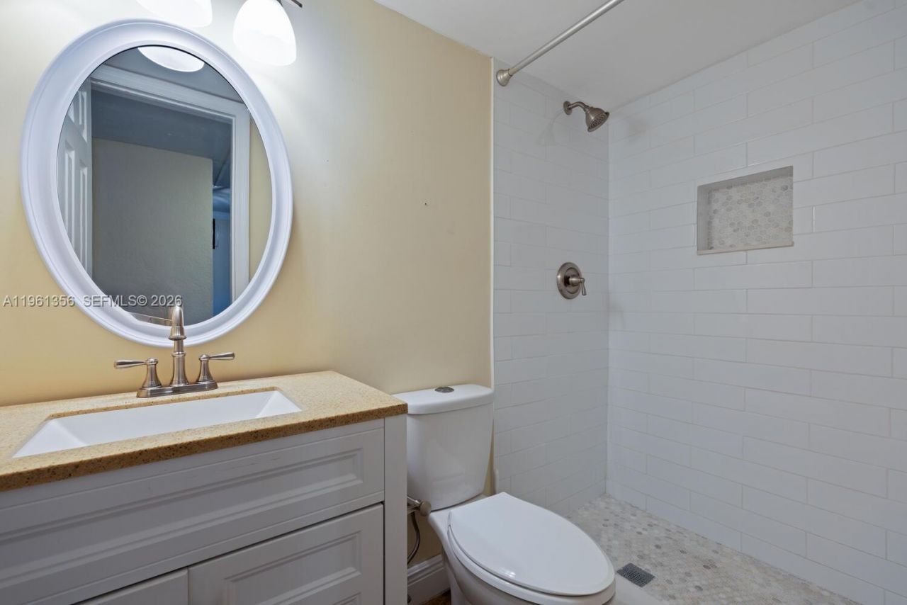 14500 SW 88th Ave, Unit 104, Palmetto Bay, FL 33176 Photo