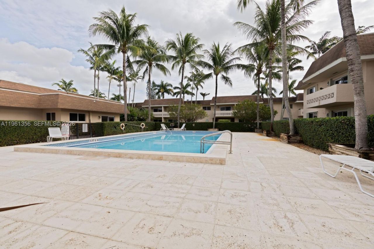 14500 SW 88th Ave, Unit 104, Palmetto Bay, FL 33176 Photo