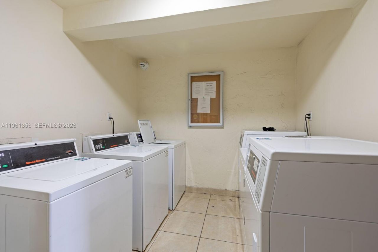 14500 SW 88th Ave, Unit 104, Palmetto Bay, FL 33176 Photo