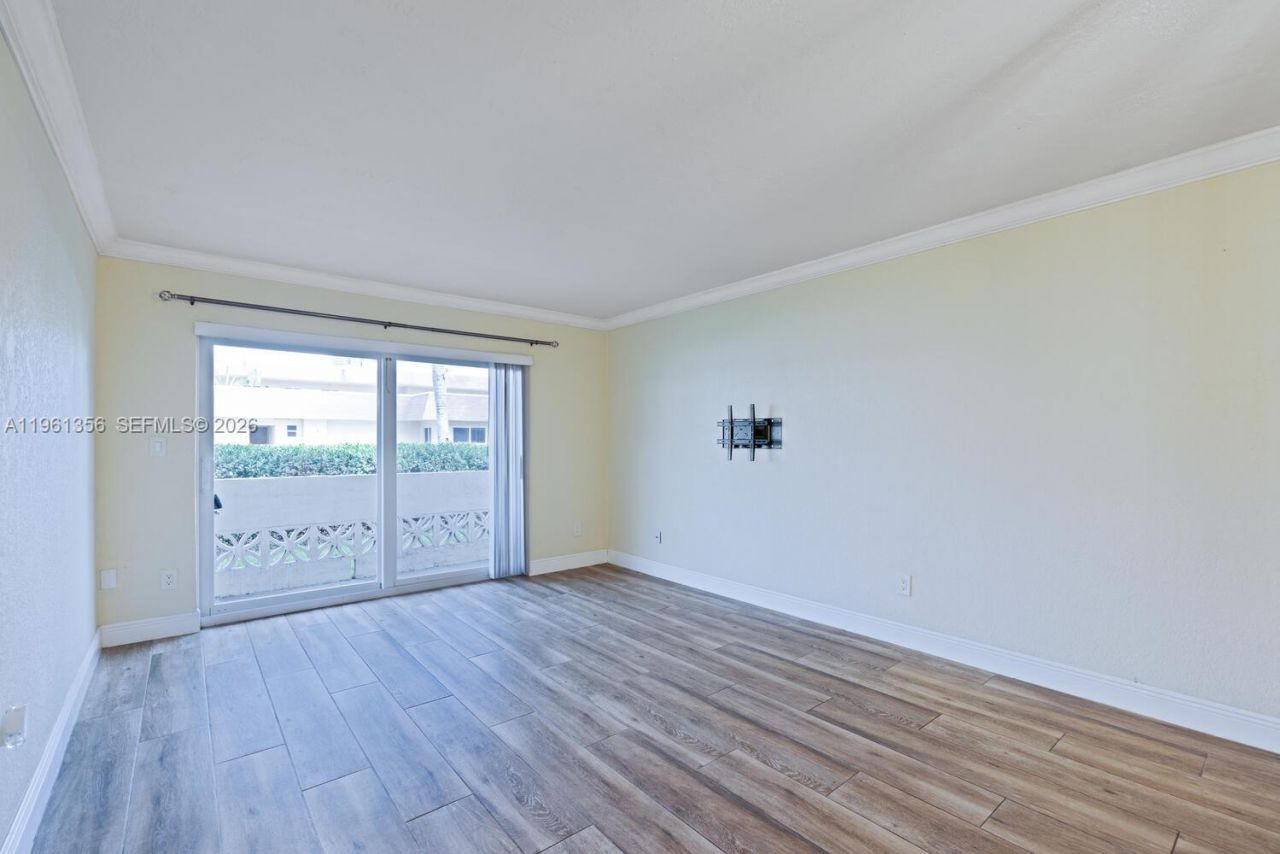 14500 SW 88th Ave, Unit 104, Palmetto Bay, FL 33176 Photo