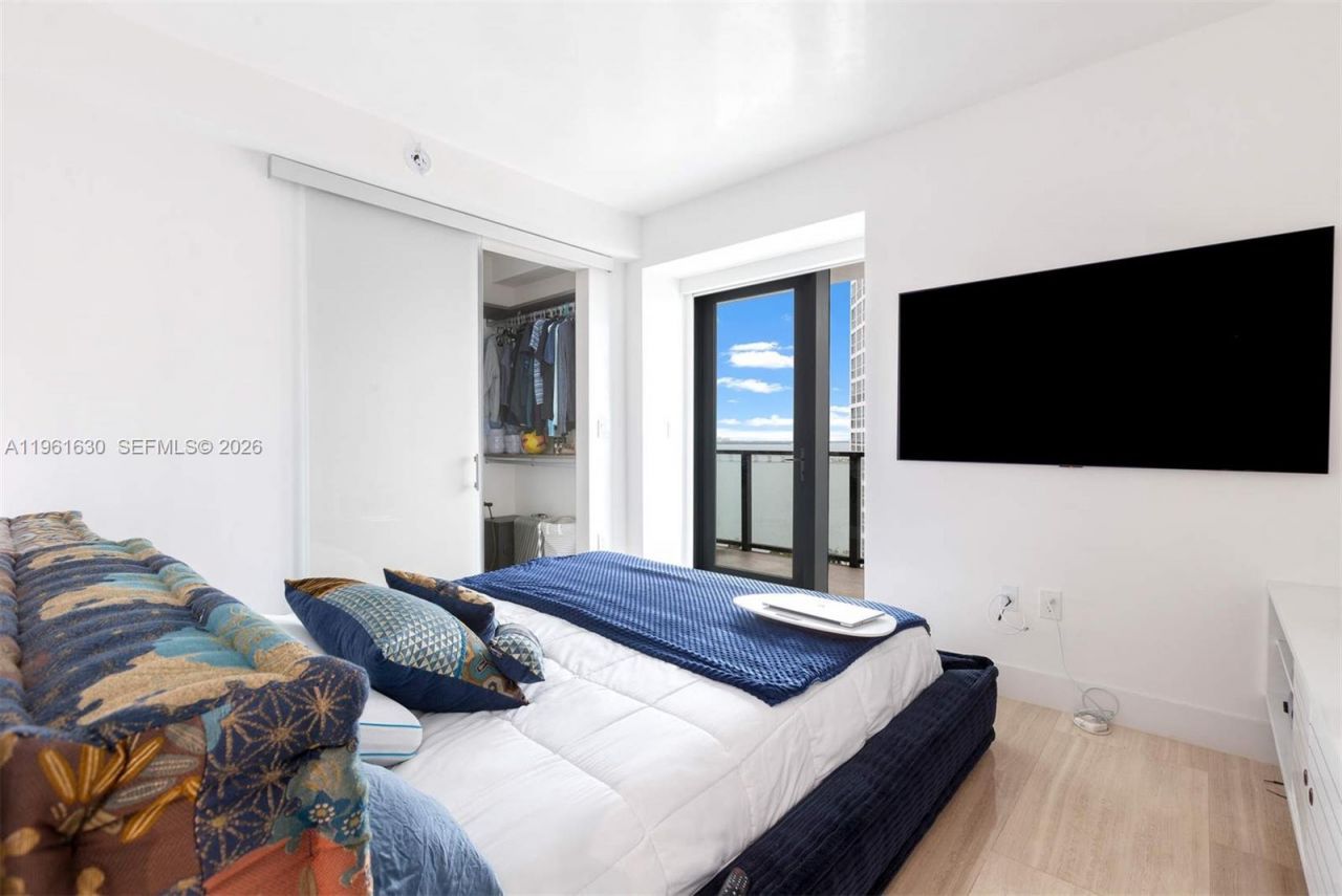 1451 Brickell Ave , Unit 1604, Miami, FL 33131 Photo