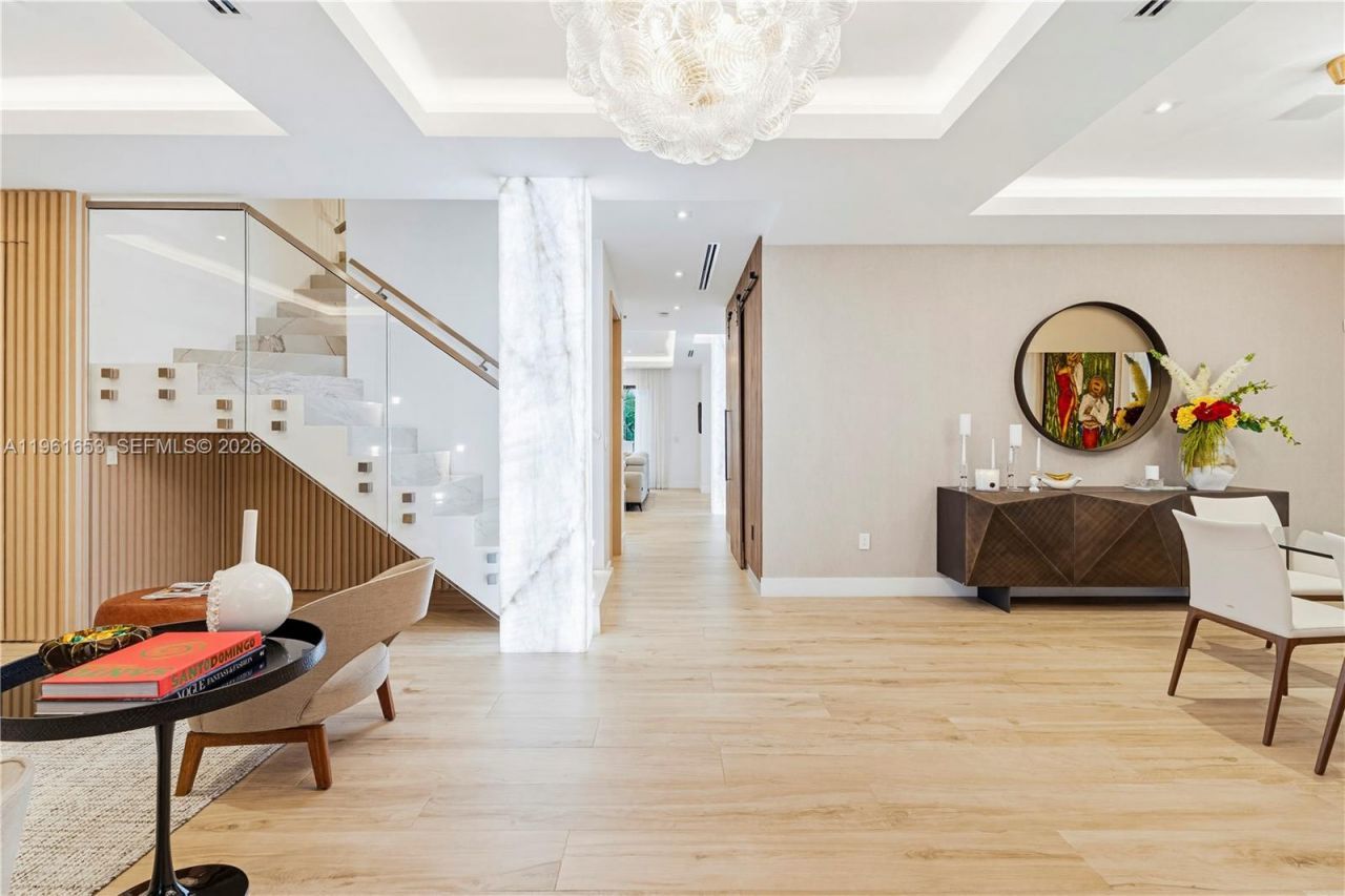 5860 Paradise Point Dr, Palmetto Bay, FL 33157 Photo