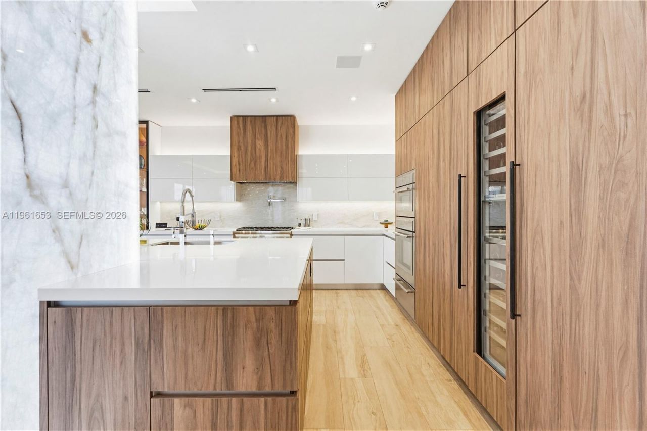 5860 Paradise Point Dr, Palmetto Bay, FL 33157 Photo