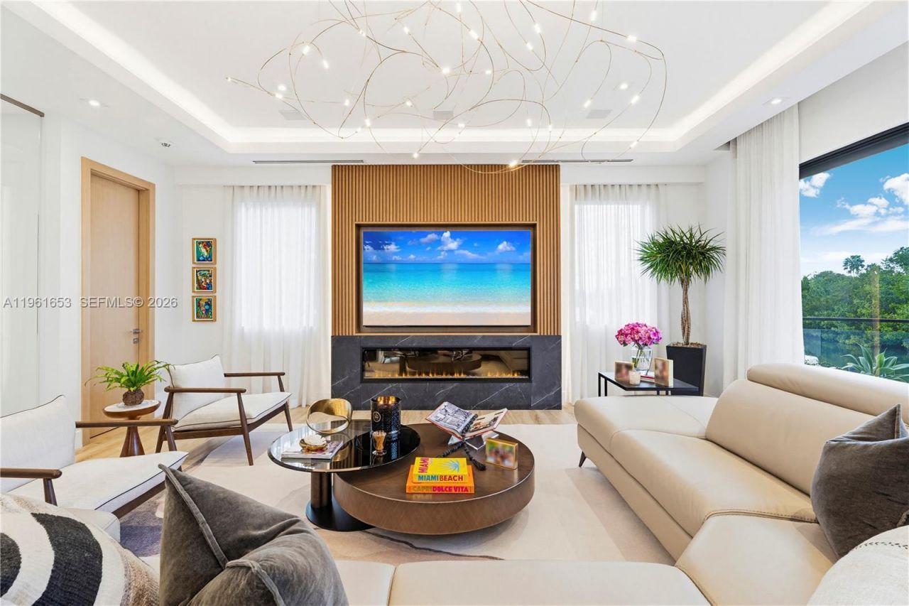 5860 Paradise Point Dr, Palmetto Bay, FL 33157 Photo