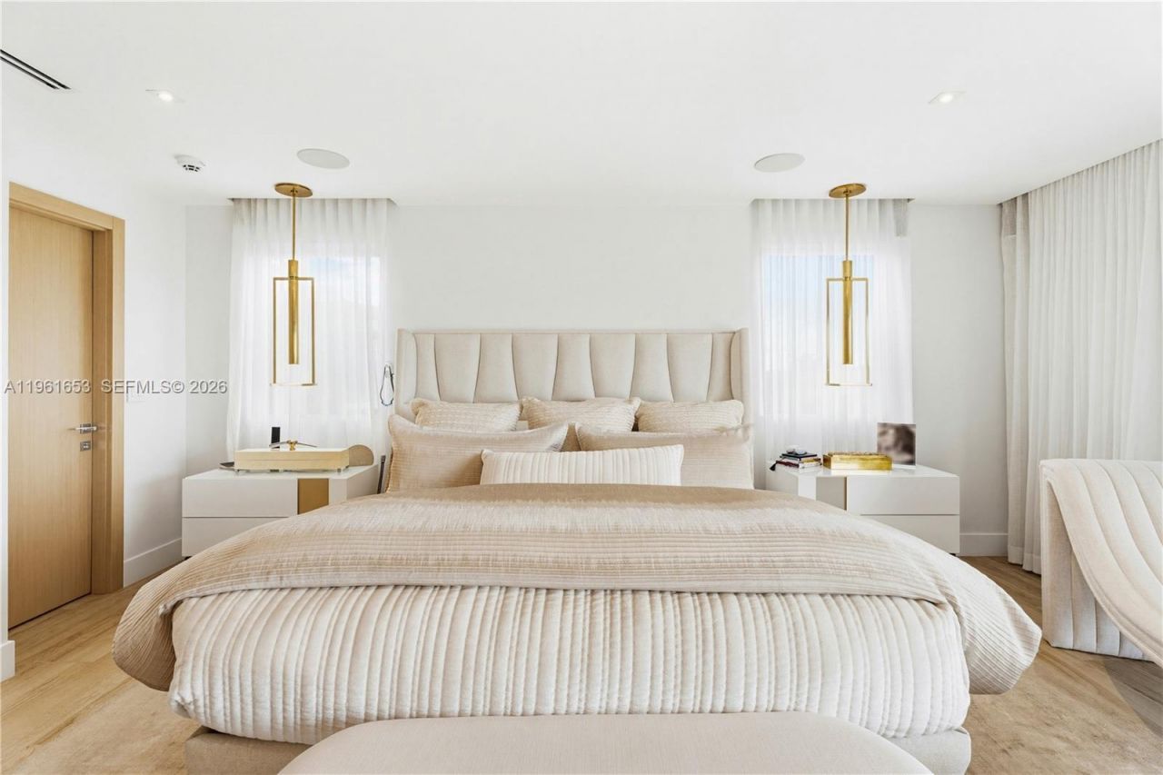 5860 Paradise Point Dr, Palmetto Bay, FL 33157 Photo