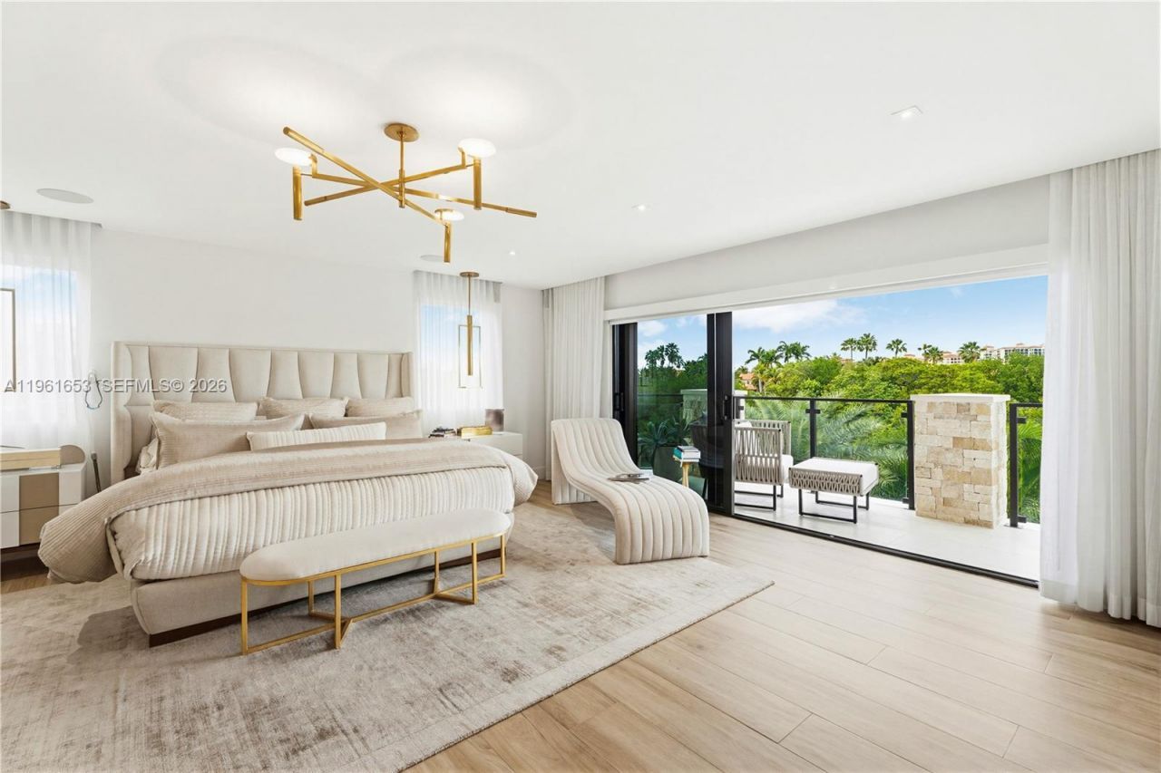 5860 Paradise Point Dr, Palmetto Bay, FL 33157 Photo