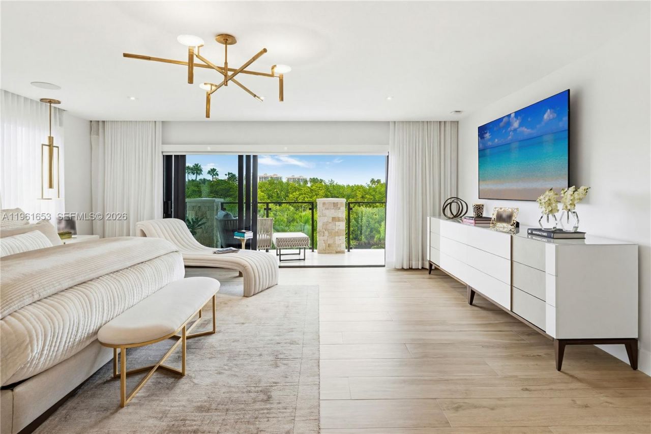 5860 Paradise Point Dr, Palmetto Bay, FL 33157 Photo