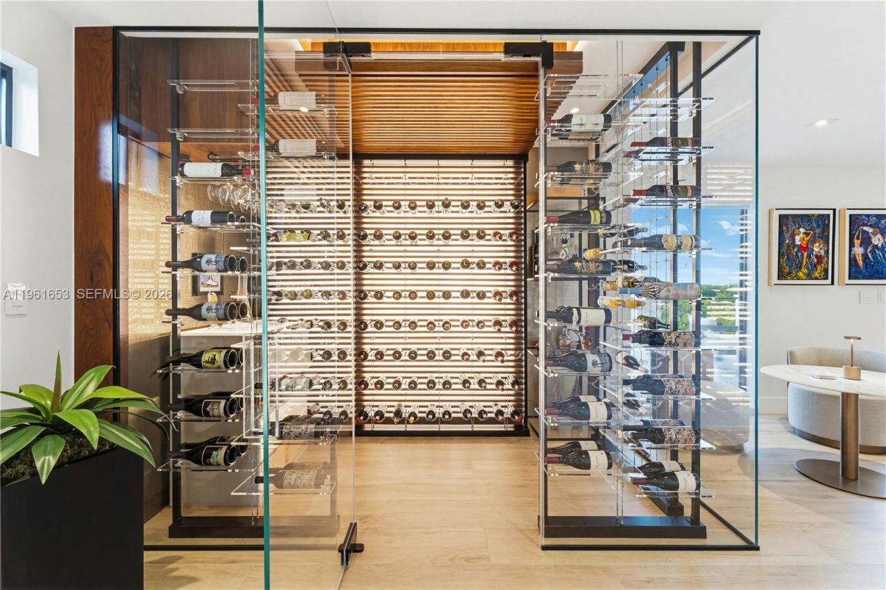 5860 Paradise Point Dr, Palmetto Bay, FL 33157 Photo